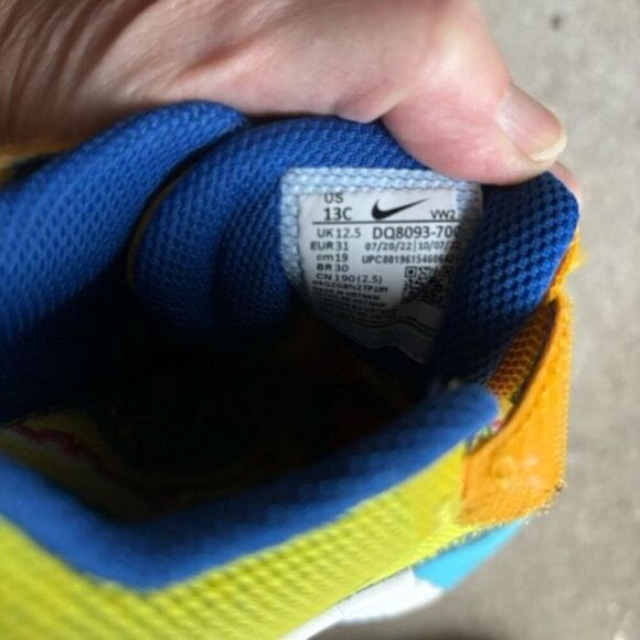 Nike Kyrie Flytrap Kaleidoscope Size 13C DQ8093-700 Sneakers - Picture 7 of 9